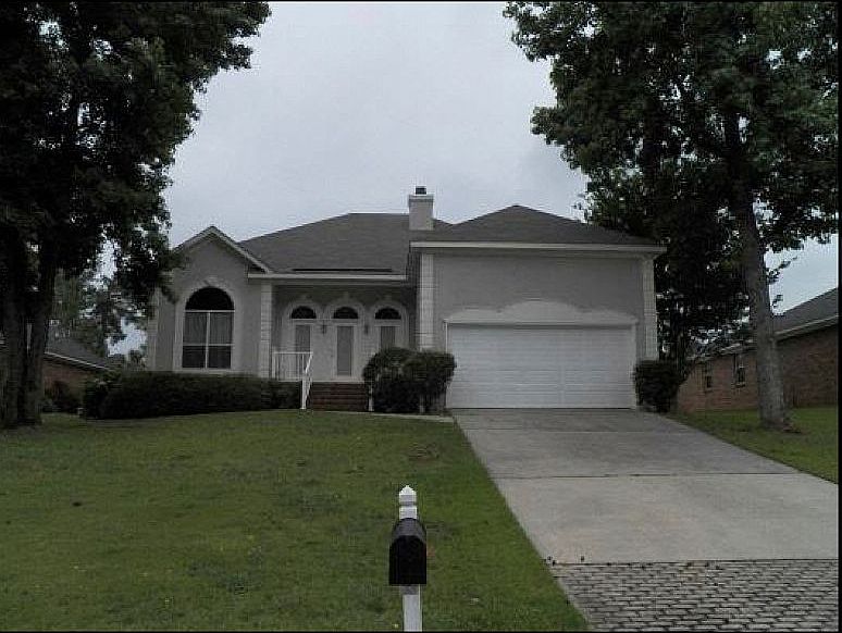 Entrance w Two Car Garage