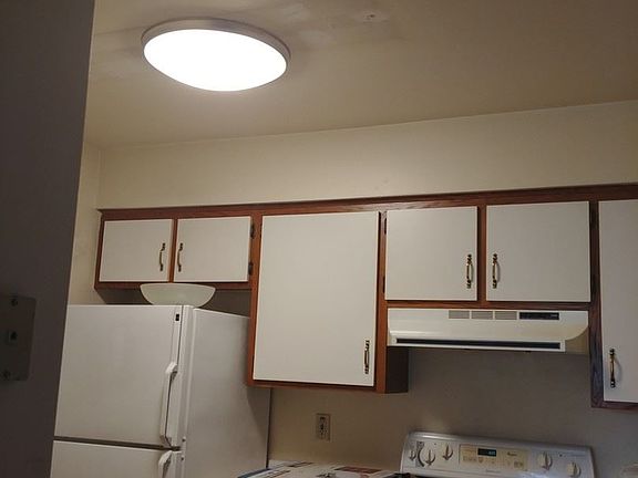 4th image of 9 Woodridge Ct #3
