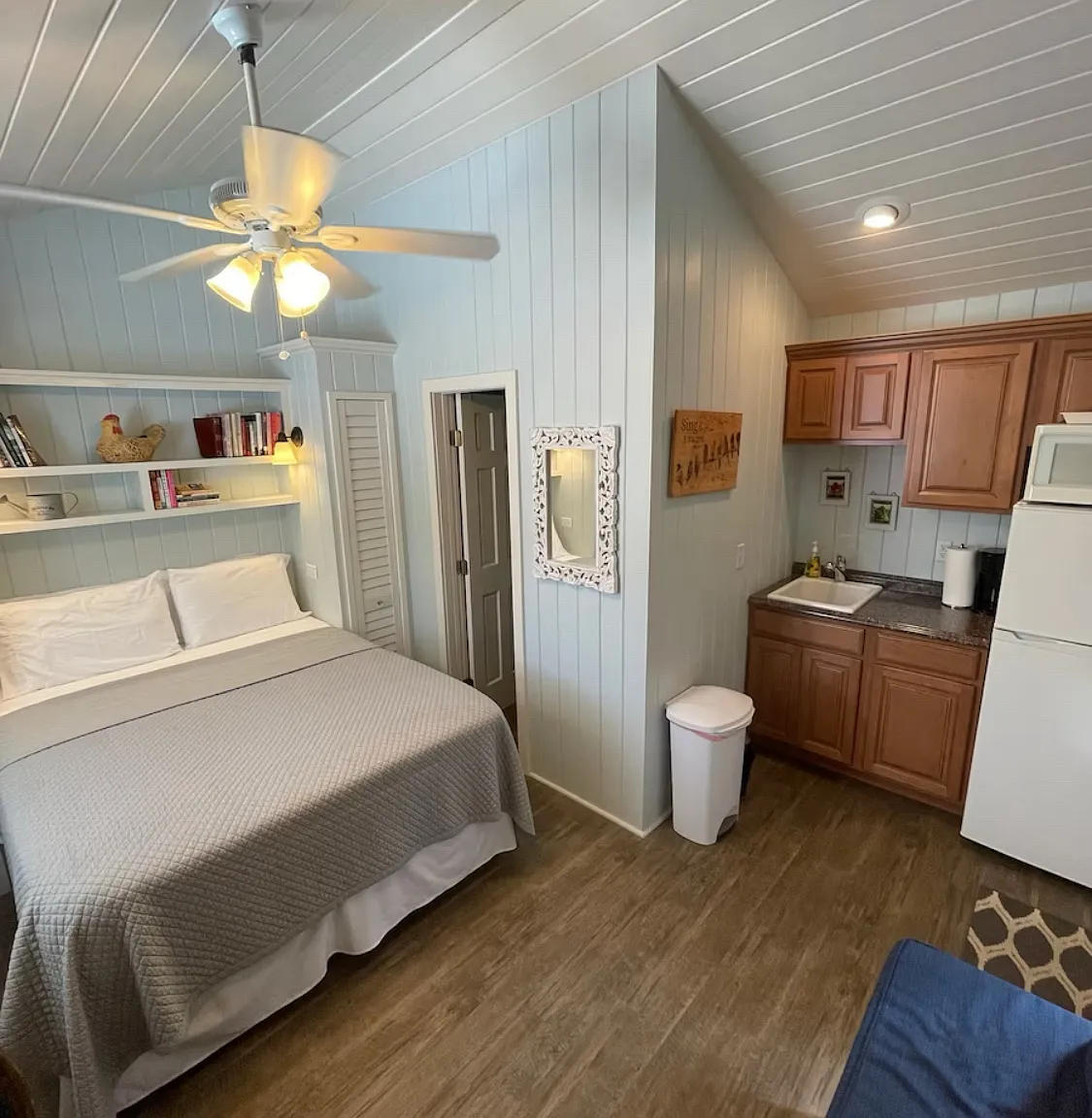 Studio, 225 sqft, $1,100 — Photo 1