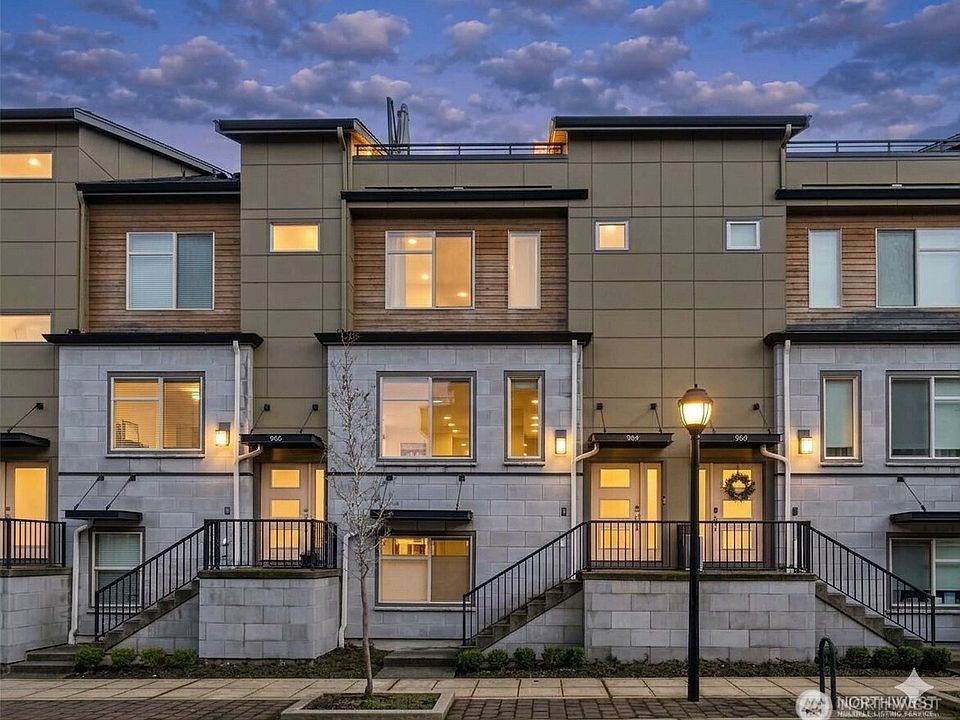 1st image of 964 7th Avenue NE #2.4