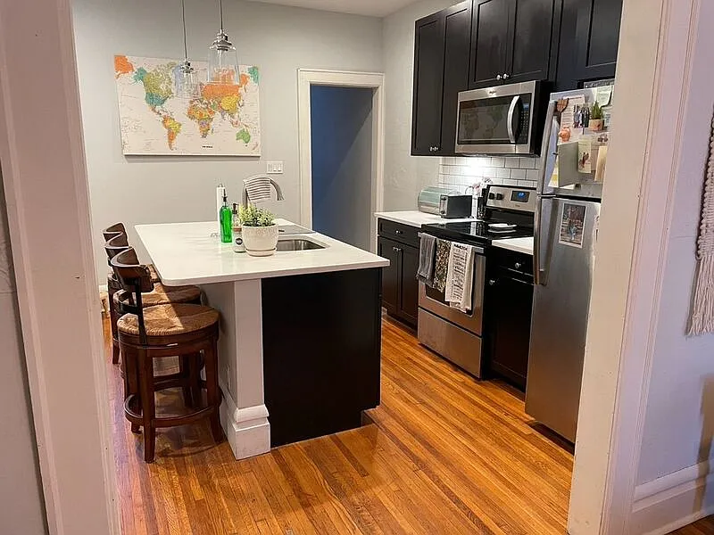 3 bed, 1.5 bath, $2,100 — Photo 4