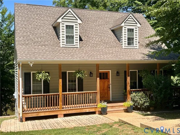 6531 Lakeside Dr, Quinton, VA 23141