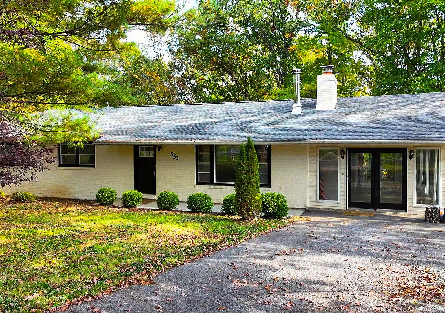 3 bed, 2.5 bath, 3280 sqft, $2,850 — Photo 1