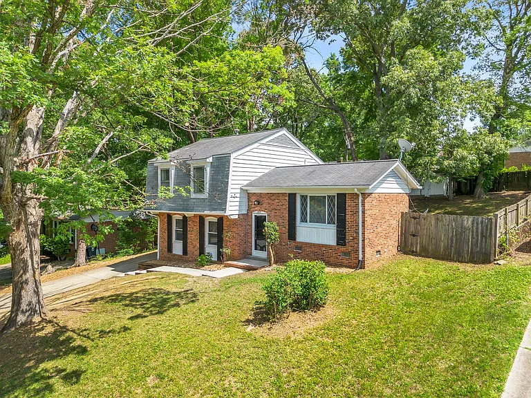 2309 Bridgette Blvd — Photo 35