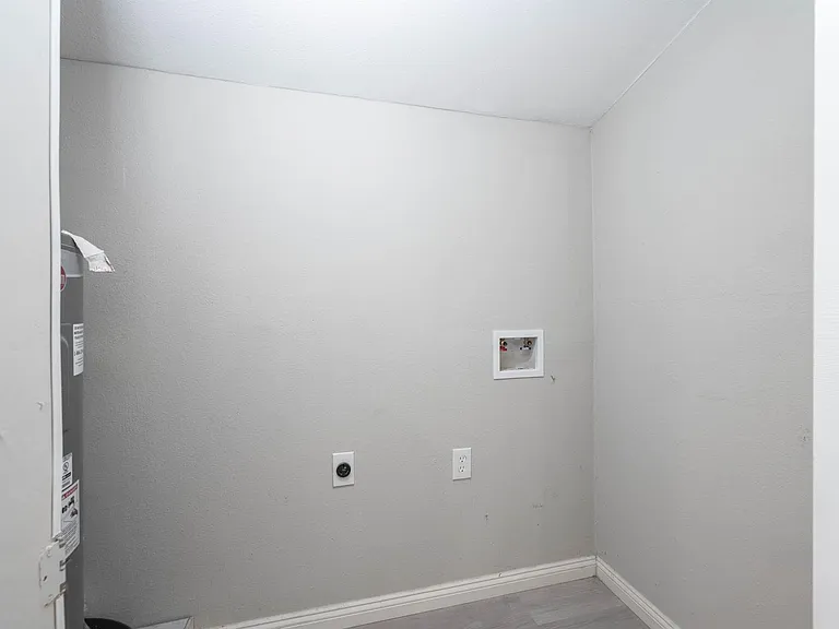4356 Phlox St — Photo 35