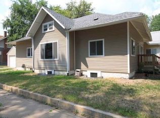 201 8th St NW, Minot, ND 58703