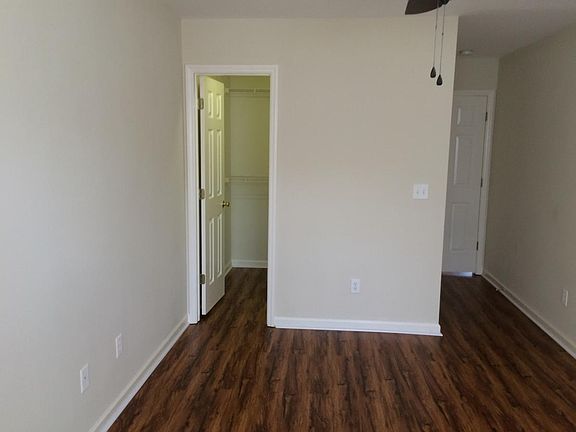 Master BR W/Walk-in Closet