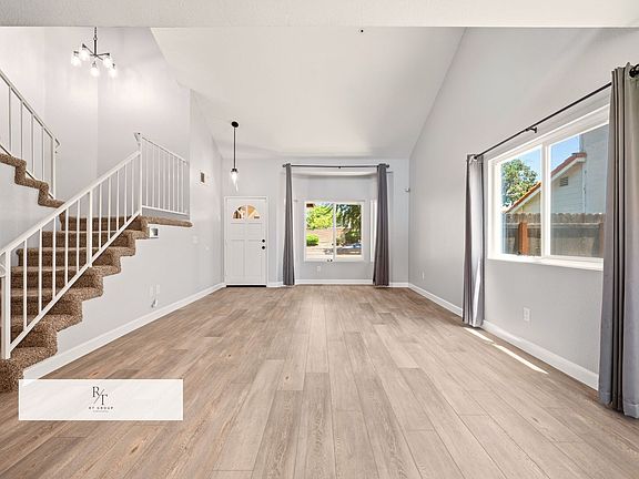 3rd image of 16933 Farwell St