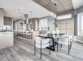 26 W Patina Hl SW, Calgary, AB T3H2C7