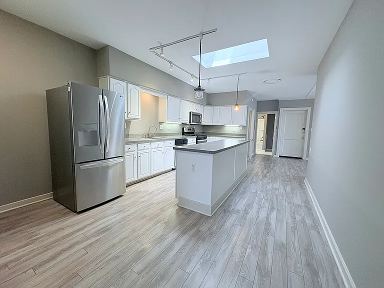7 W Philadelphia St #3F — Photo 8