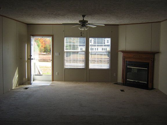 3rd image of 190 Smith Ln