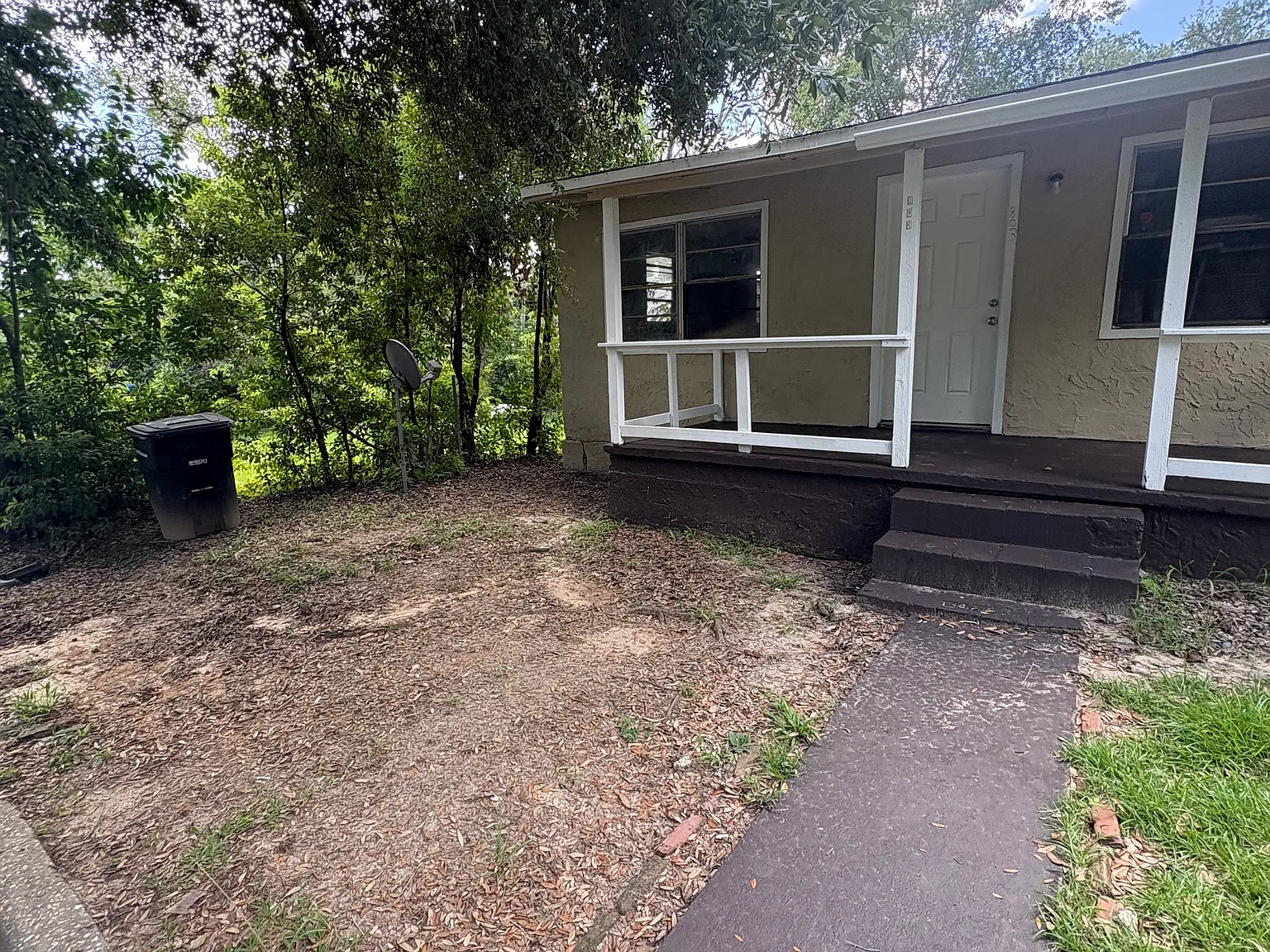 3 bed, 1032 sqft, $1,300 — Photo 2