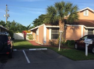 951 SW 111th Way, Davie, FL 33324