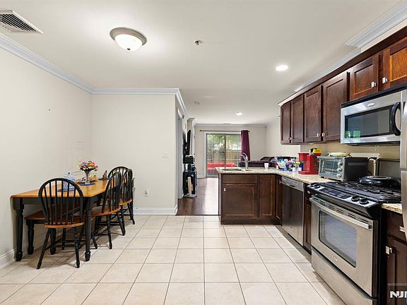 4th image of 1625 Paterson Plank Rd APT 9