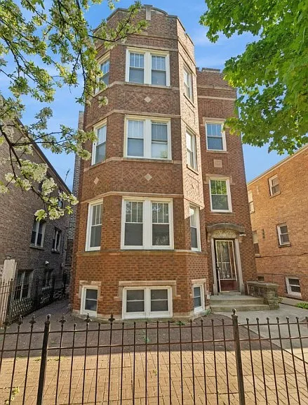 2249 W Arthur Ave #1 — Photo 1