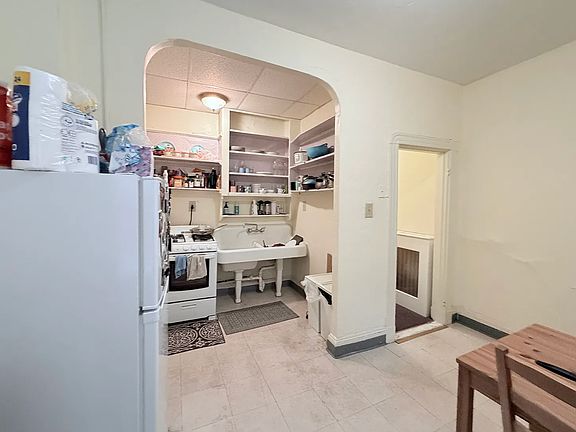 3rd image of 26 Phillips St #4B