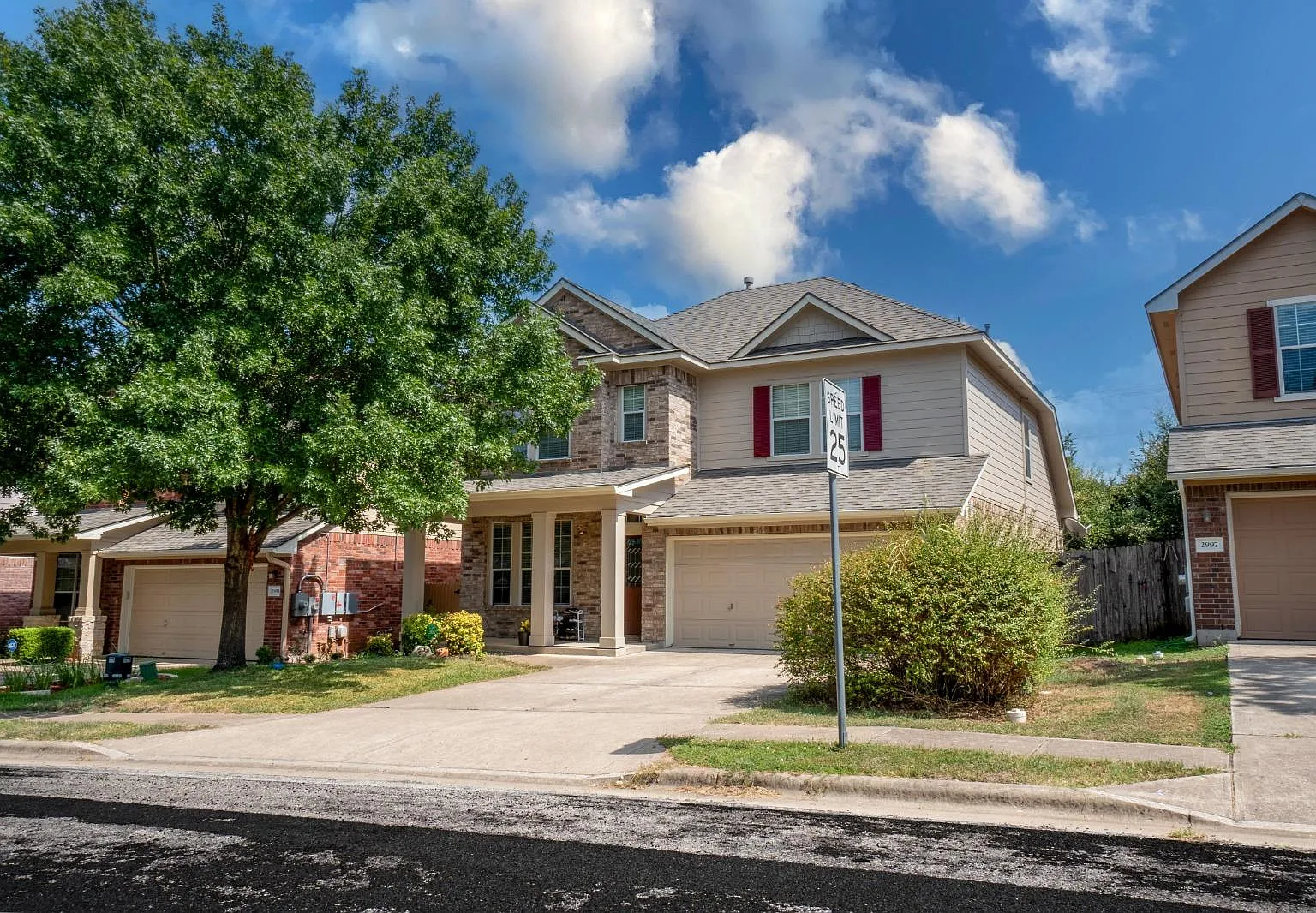 4 bed, 2.5 bath, 2334 sqft, $2,400 — Photo 3