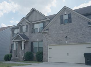 5882 Savannah River Rd, College Park, GA 30349