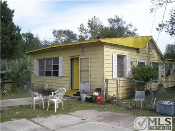 206 W 10th St, Carrabelle, FL 32322