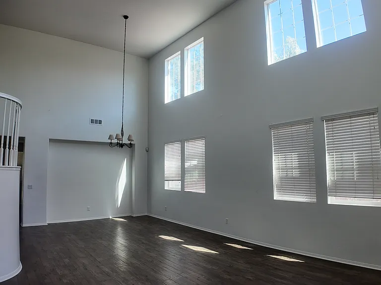 1328 Landmark Ln — Photo 5