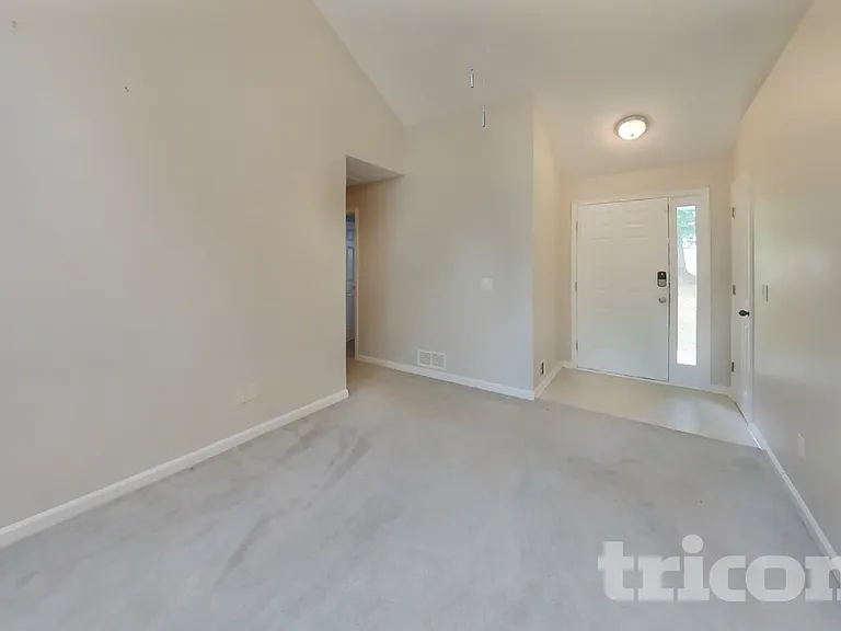 160 Branchwood Dr — Photo 3