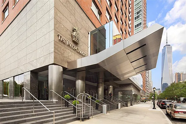 Sold by Warburg | media 16