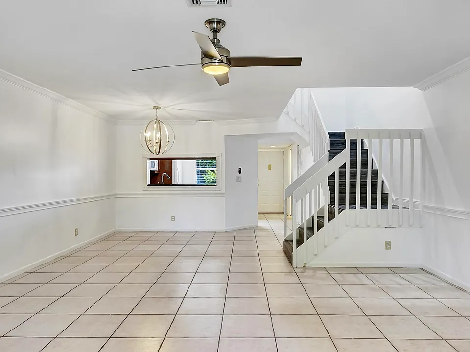 6372 Boca Cir