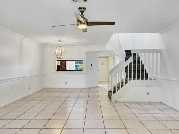 6372 Boca Cir, Boca Raton, FL 33433