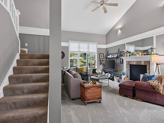 2nd image of 1121 Hearthstone Pl