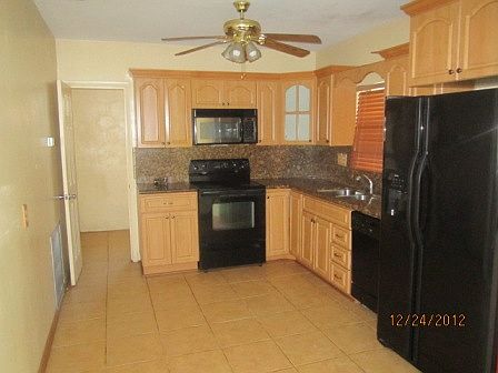 2nd image of 2701 Everglades Dr