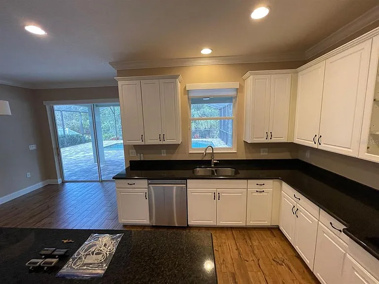 2745 Peony Dr — Photo 9