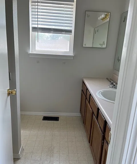 742 Lilac Dr — Photo 5