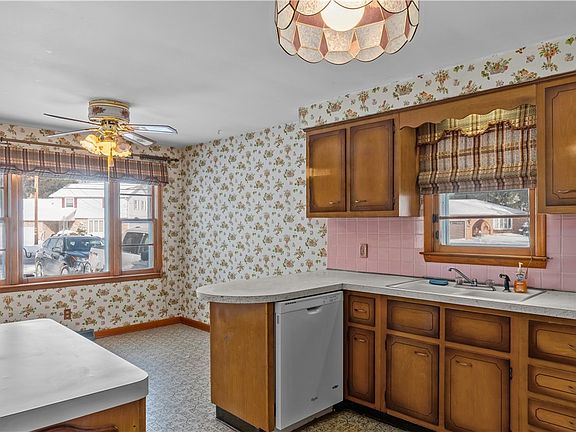 5th image of 1205 Mineral Springs Rd