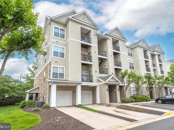 5115 Travis Edward Way APT A, Centreville, VA 20120