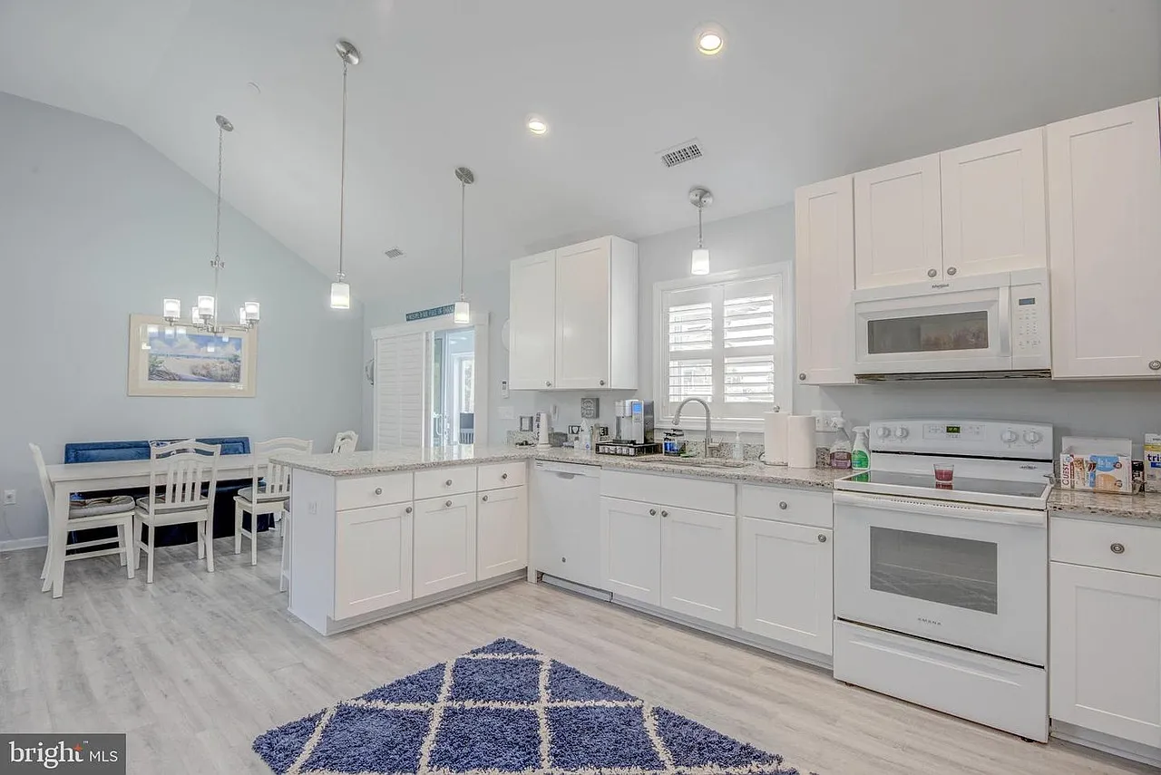 10242 Golf Course Rd — Photo 3