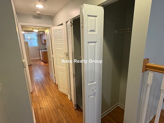 5th image of 6968 N Greenview Ave #G