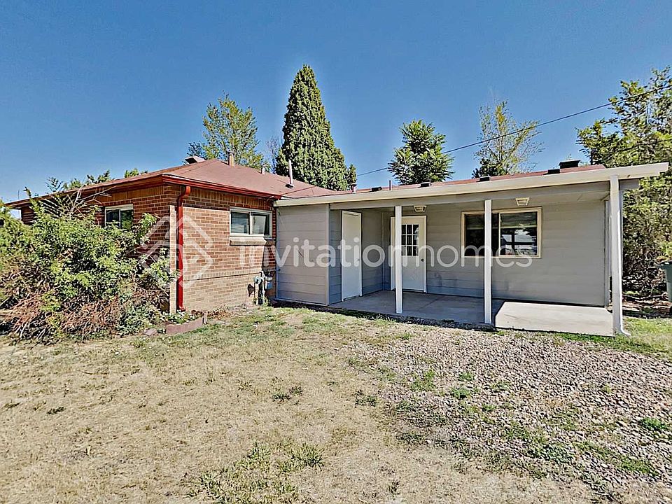 1st image of 1570 Oak Pl