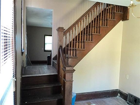 2nd image of 2217 6th Ave