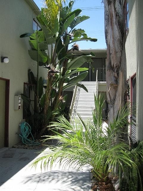 1st image of 4438 Kansas St