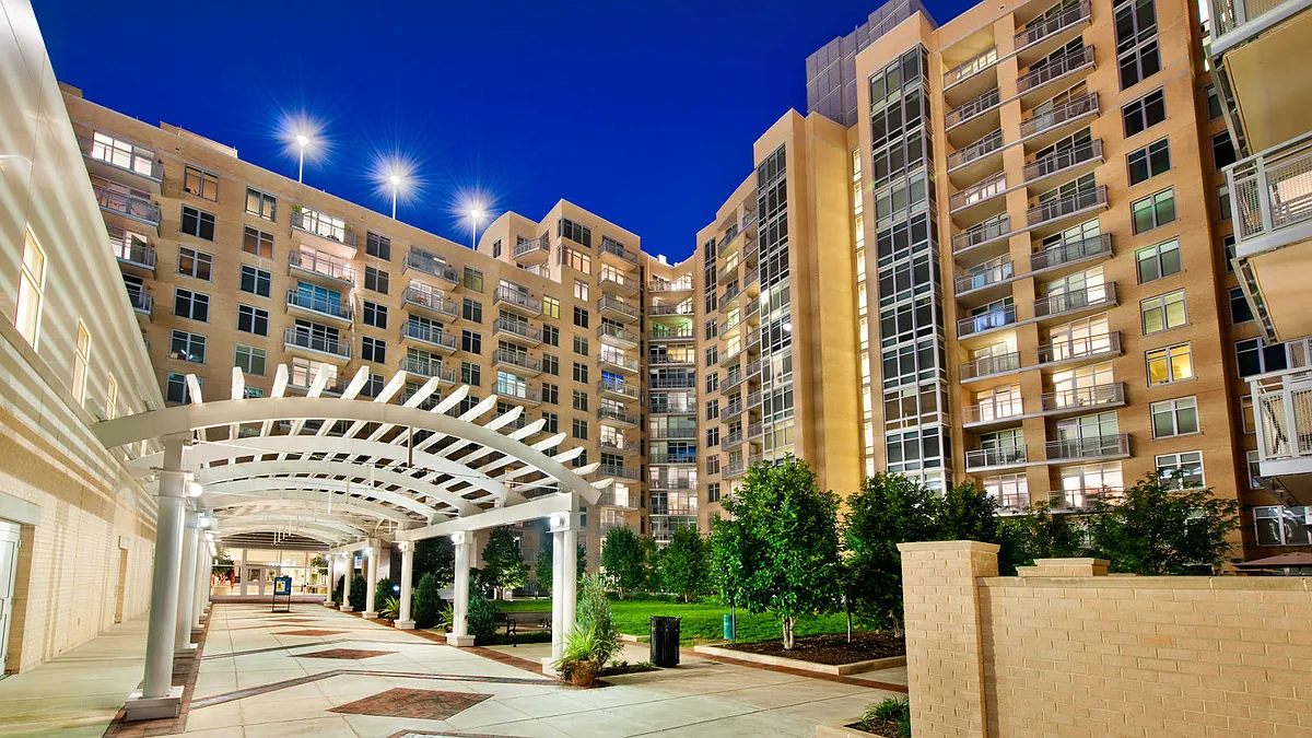 Courtyard Area - Wisconsin Place