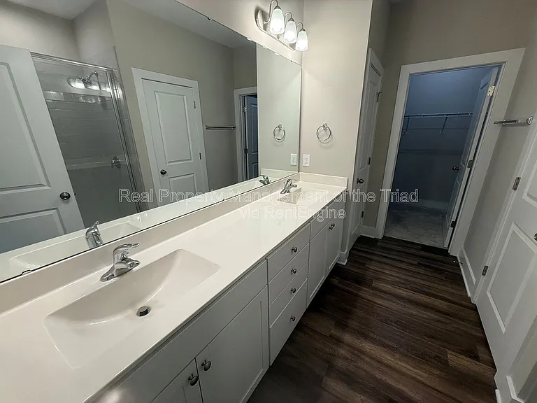 410 Salem Grace St — Photo 15