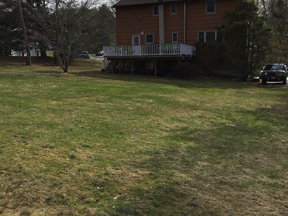 2nd image of 300 Columbine Ct