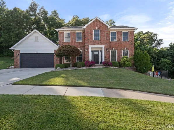 421 Keystone Dr, Fenton, MO 63026