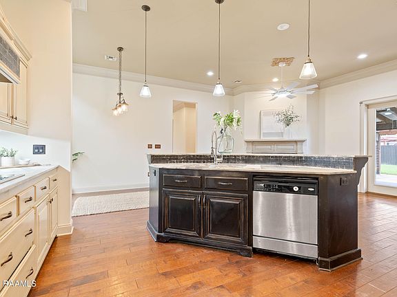 4th image of 108 Epinal Dr