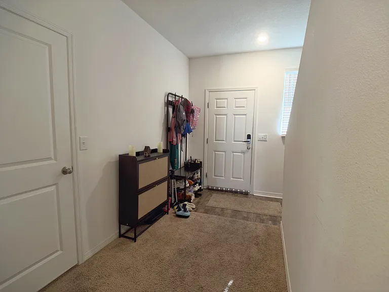 673 Madison Dr — Photo 3
