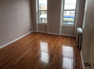 7149 66th Pl, Glendale, NY 11385