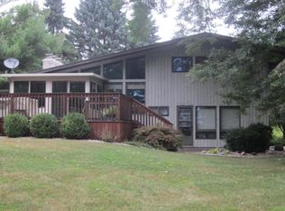 201 Indian Hills Dr, Hastings, MI