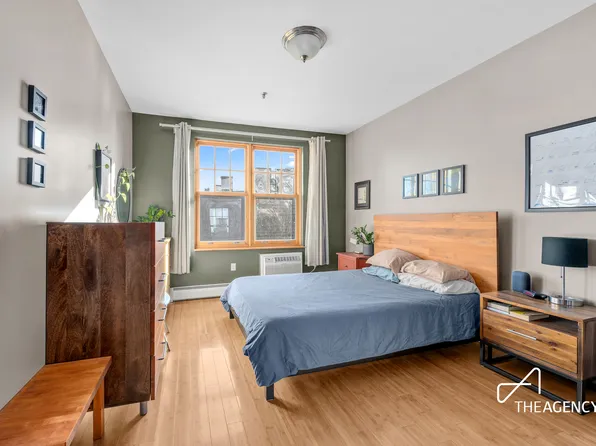 292 Ainslie Street image 3 of 7