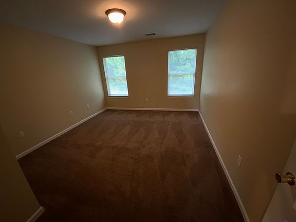 5th image of 10-12 Chesney Dr #C2a5dfe2a