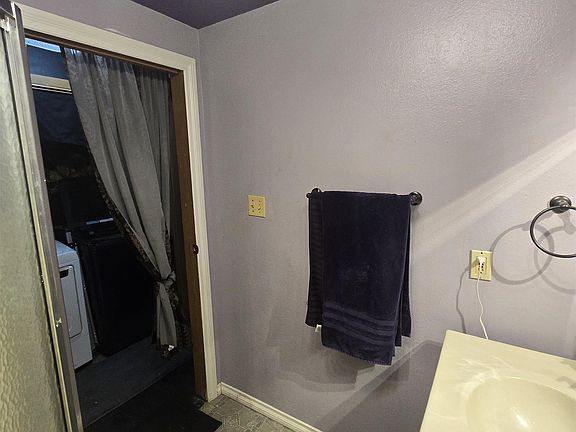 5th image of 2219 Pine Ave